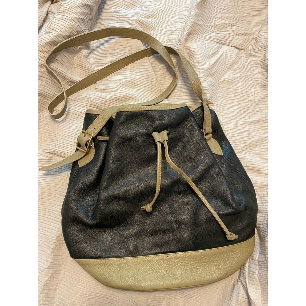 Vintage Lesanddra Leather Black leather crossbody purse